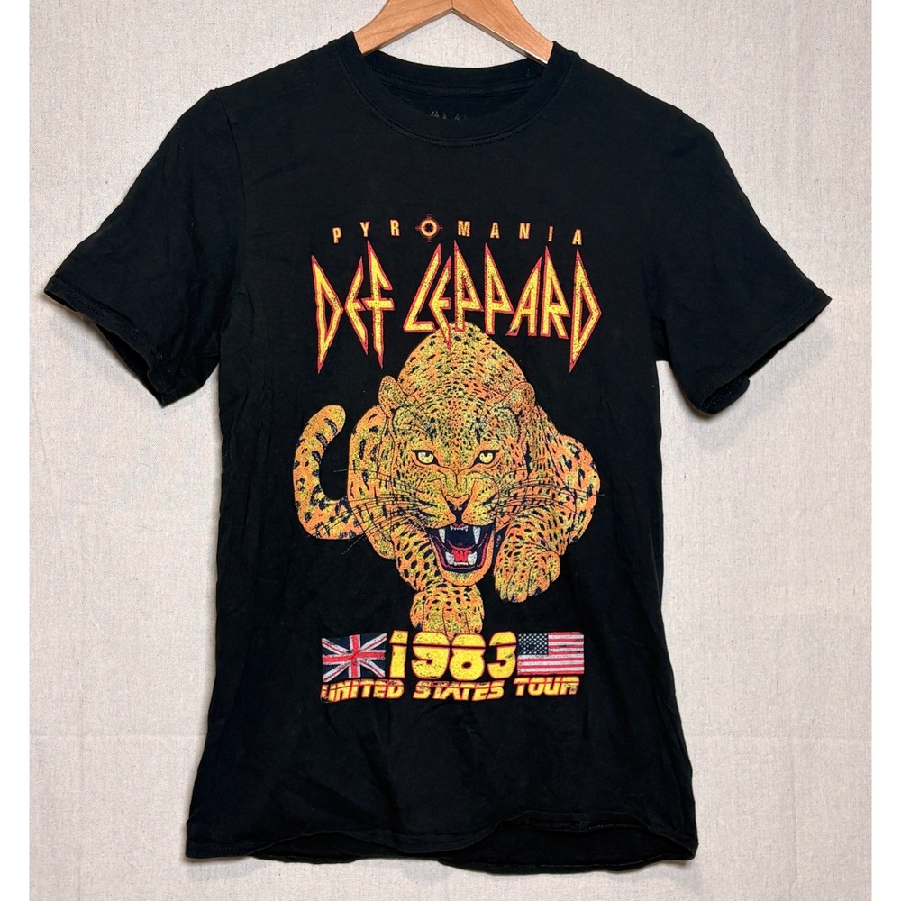 Def Leppard Pyromania 1983 US Tour Graphic Tee Black‎ Goodie Two Sleeves Small